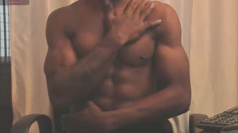 Snapshot of miltonn_jakee chatting on March 5, 10:23 pm Miltonn online show from March 5, 10:23 pm