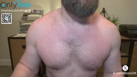 Snapshot of mister_dilf chatting on February 4, 1:02 am MISTER DILF online show from February 4, 1:02 am