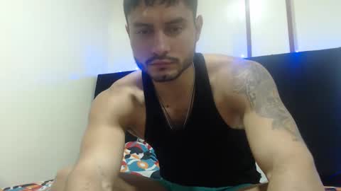 mistersam33 online show from December 27, 11:42 pm