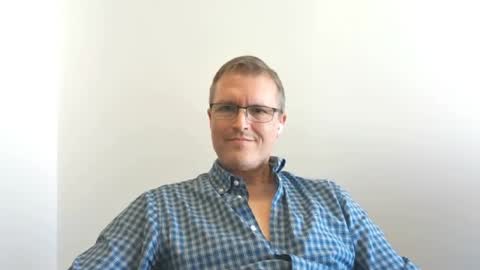 Moe online show from September 25, 7:24 pm