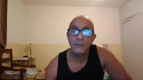 moment71200 online show from November 22, 4:39 pm