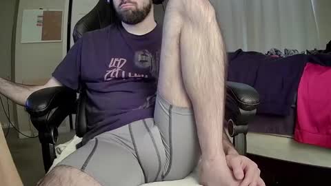 Snapshot of monkey_4u chatting on December 12, 7:15 pm monkey_4u online show from December 12, 7:15 pm