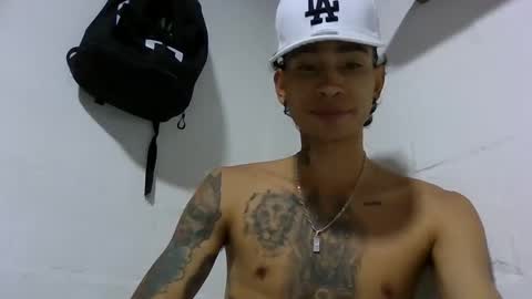 monkeyd_66 online show from September 26, 8:39 pm