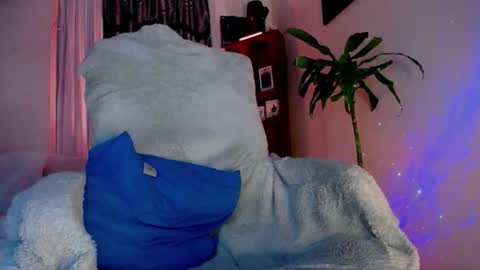 monnojones online show from November 11, 1:43 am