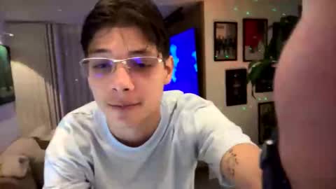   online show from April 19, 2:00 am