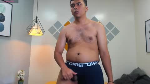 Mou Fly online show from October 3, 1:27 pm