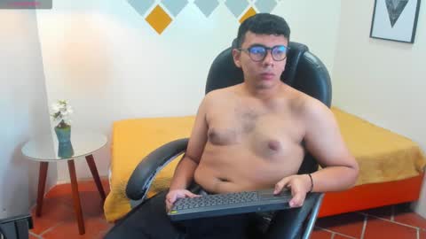 Mou Fly online show from October 7, 11:36 am