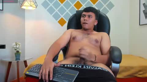 Mou Fly online show from October 4, 1:27 pm