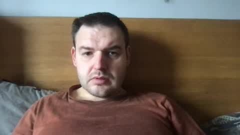 Snapshot of mr834565 chatting on February 16, 12:21 pm mr834565 online show from February 16, 12:21 pm