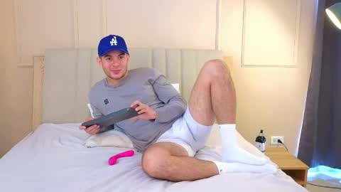 Danny  Aleja online show from April 15, 3:56 pm