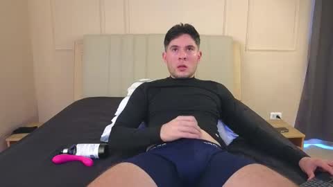 Danny  Aleja online show from April 6, 9:15 pm