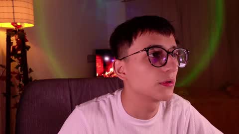 Mr Evans online show from December 18, 1:34 pm