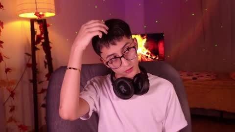 Mr Evans online show from December 13, 11:55 am