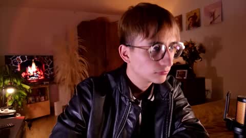 Mr Evans online show from September 25, 3:05 am