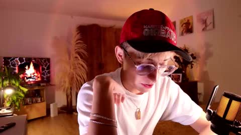 Mr Evans online show from September 29, 4:47 pm