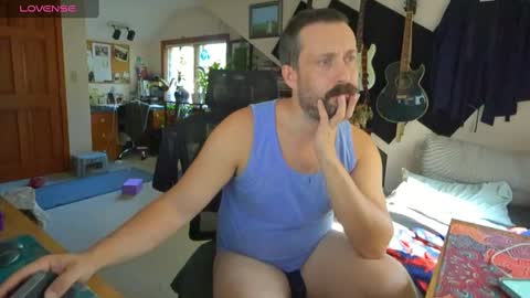 Snapshot of mr_foxxy chatting on October 7, 3:27 pm ninko online show from October 7, 3:27 pm