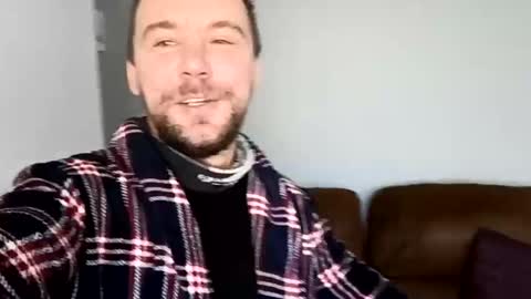 Snapshot of mr_i_ chatting on January 22, 10:50 am mr_i_ online show from January 22, 10:50 am