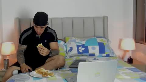 mr_maximo online show from March 10, 4:07 am