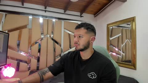 MIKEE online show from December 7, 3:04 am