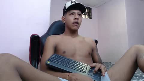 mr_stiven_ online show from January 28, 3:15 am