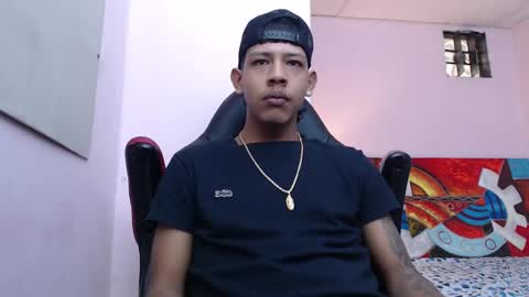 mr_stiven_ online show from January 18, 2:51 am