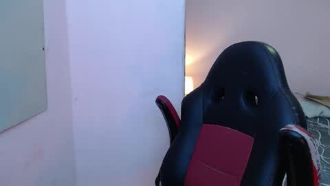 mr_stiven_ online show from January 8, 2:25 am