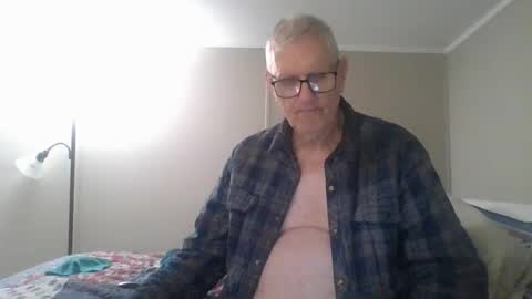 Snapshot of mrbill55 chatting on February 9, 4:07 pm mrbill55 online show from February 9, 4:07 pm