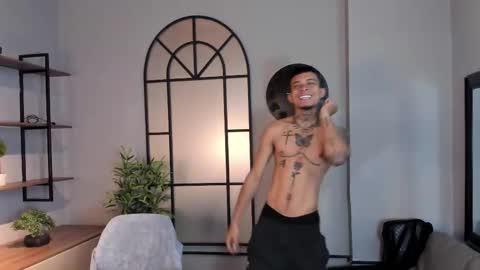 mrjustin_ online show from October 20, 8:13 pm