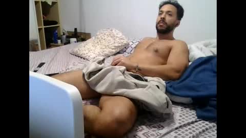 Snapshot of mrlatincock chatting on March 7, 11:05 pm Mrlatincock online show from March 7, 11:05 pm