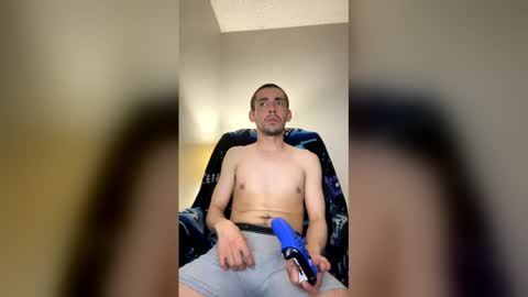 mrmoisty420 online show from April 26, 7:06 am