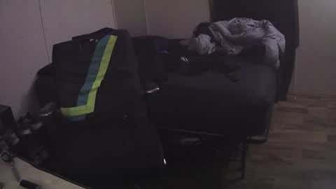 Muffdiver online show from March 8, 5:44 am