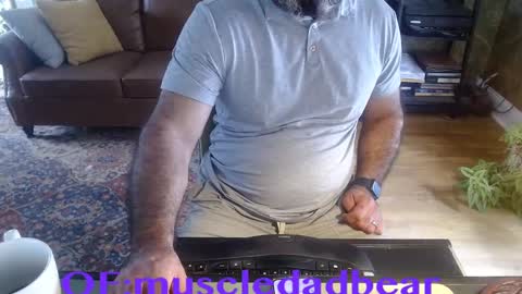 Snapshot of muscledadbear chatting on September 30, 3:37 pm Jordan El Din online show from September 30, 3:37 pm