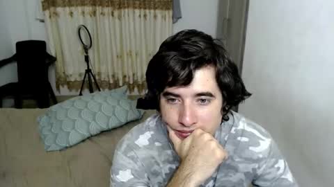 Snapshot of myke_xxx chatting on October 30, 2:02 am mike online show from October 30, 2:02 am