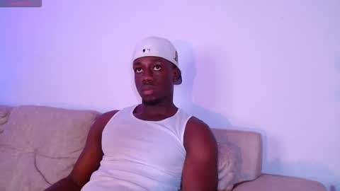 Mylo Wallace  online show from February 19, 7:21 pm