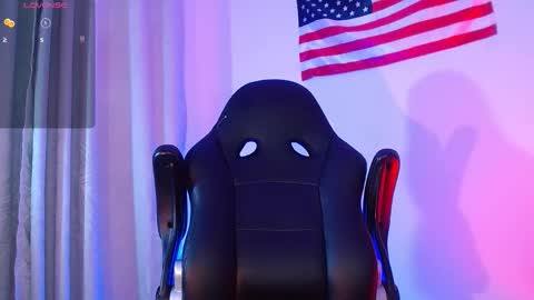 Mylo Wallace  online show from November 27, 9:18 pm