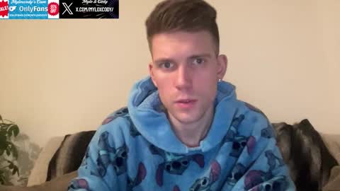 Snapshot of myloxcody chatting on September 23, 7:51 am Mylo Cody online show from September 23, 7:51 am