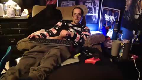 Snapshot of n3v3rpanic1 chatting on December 26, 5:15 am SnackPants online show from December 26, 5:15 am