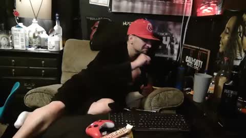 Snapshot of n3v3rpanic1 chatting on January 4, 9:21 am SnackPants online show from January 4, 9:21 am