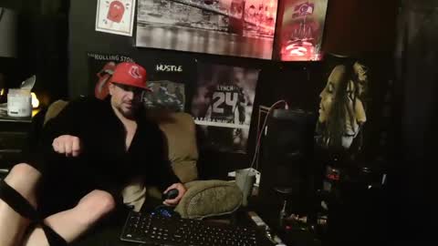 Snapshot of n3v3rpanic1 chatting on January 27, 5:36 am SnackPants online show from January 27, 5:36 am