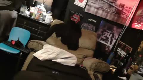 Snapshot of n3v3rpanic1 chatting on January 7, 5:56 am SnackPants online show from January 7, 5:56 am