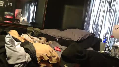 Snapshot of n3v3rpanic1 chatting on January 22, 7:34 pm SnackPants online show from January 22, 7:34 pm