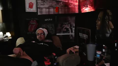 Snapshot of n3v3rpanic1 chatting on January 29, 12:02 pm SnackPants online show from January 29, 12:02 pm