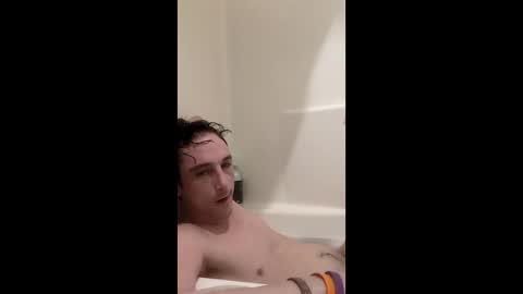 a Ordinary Boy online show from February 19, 12:40 am