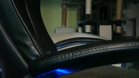 Snapshot of nadine0815 chatting on March 4, 9:29 am Mario online show from March 4, 9:29 am