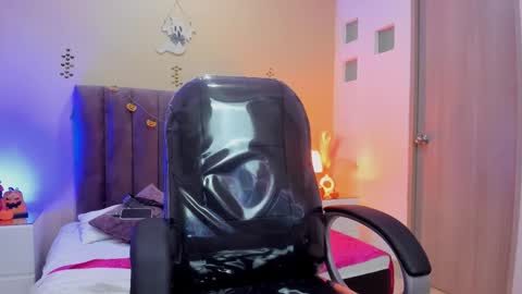 Nascary Fox online show from October 25, 9:38 pm