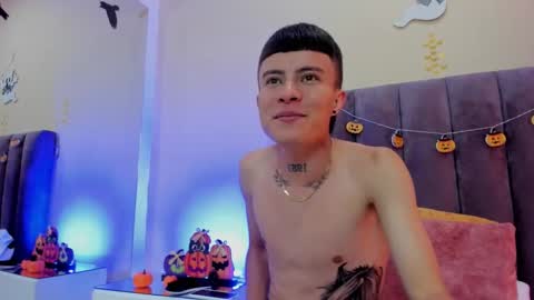 Snapshot of nascary_fox chatting on October 15, 9:11 pm Nascary Fox online show from October 15, 9:11 pm