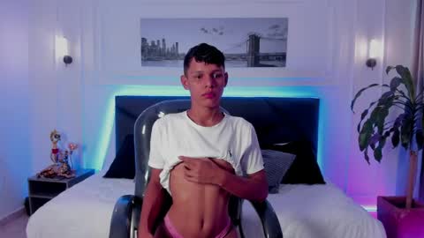 nathalie_moon_ online show from May 1, 7:38 pm