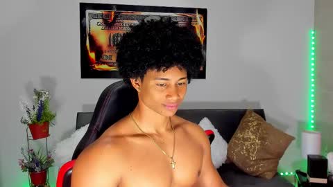 Snapshot of nathan_sexy247 chatting on October 18, 11:20 pm Nathan online show from October 18, 11:20 pm