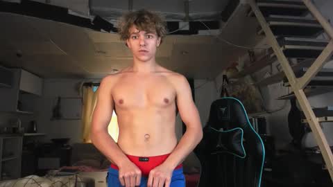 Snapshot of naughty_nik43 chatting on October 6, 9:25 am Nik online show from October 6, 9:25 am