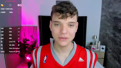 Snapshot of naughty_twink_ chatting on October 19, 11:35 am Noah online show from October 19, 11:35 am